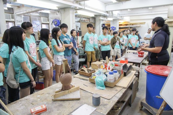 Students in Workshop Safety arranged by the Department of Fine Arts